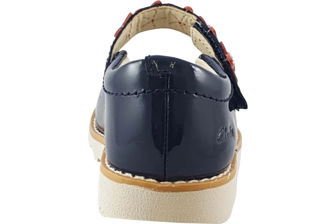 Clarks Velcro | Girls First Shoes<Crown Petal T Girls Leather Patent First Shoes